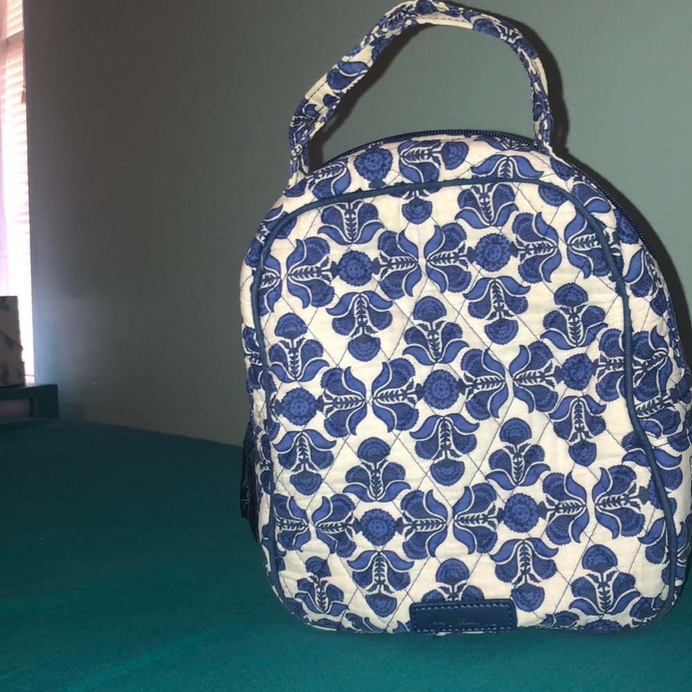 Vera Bradley Lunch Box in pattern Cobalt Blue